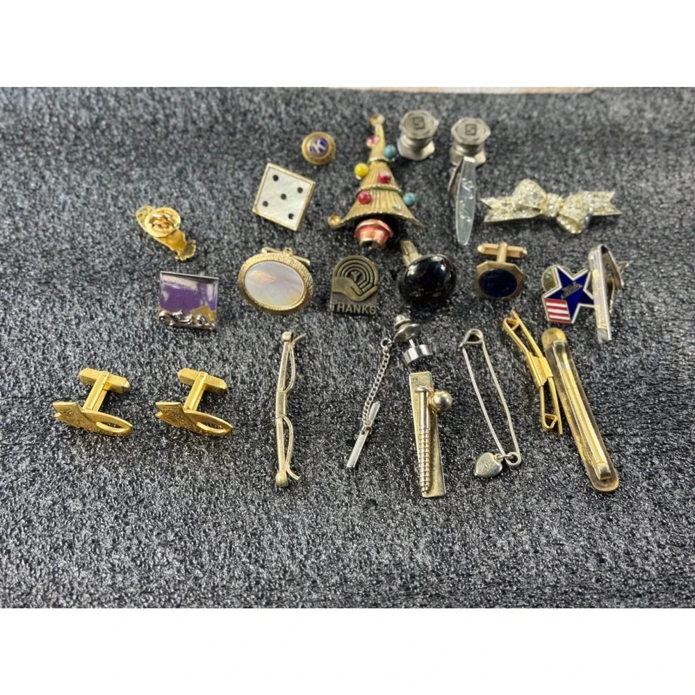 Vintage Men lot 22 Accessory Lot Cufflinks Tie Bars Lapel Pins‎ Christmas Tree